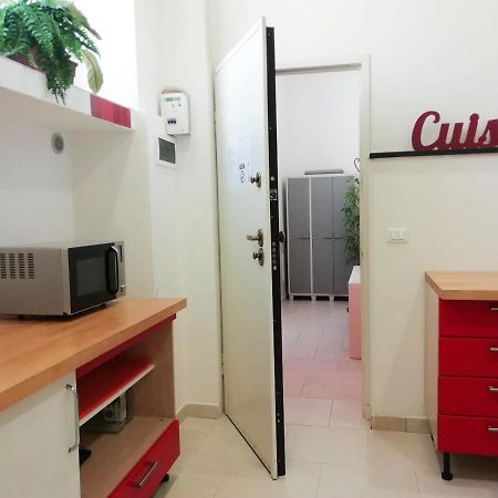 Appartamento Indipendente A Due Passi Dal Centro Savona Bagian luar foto