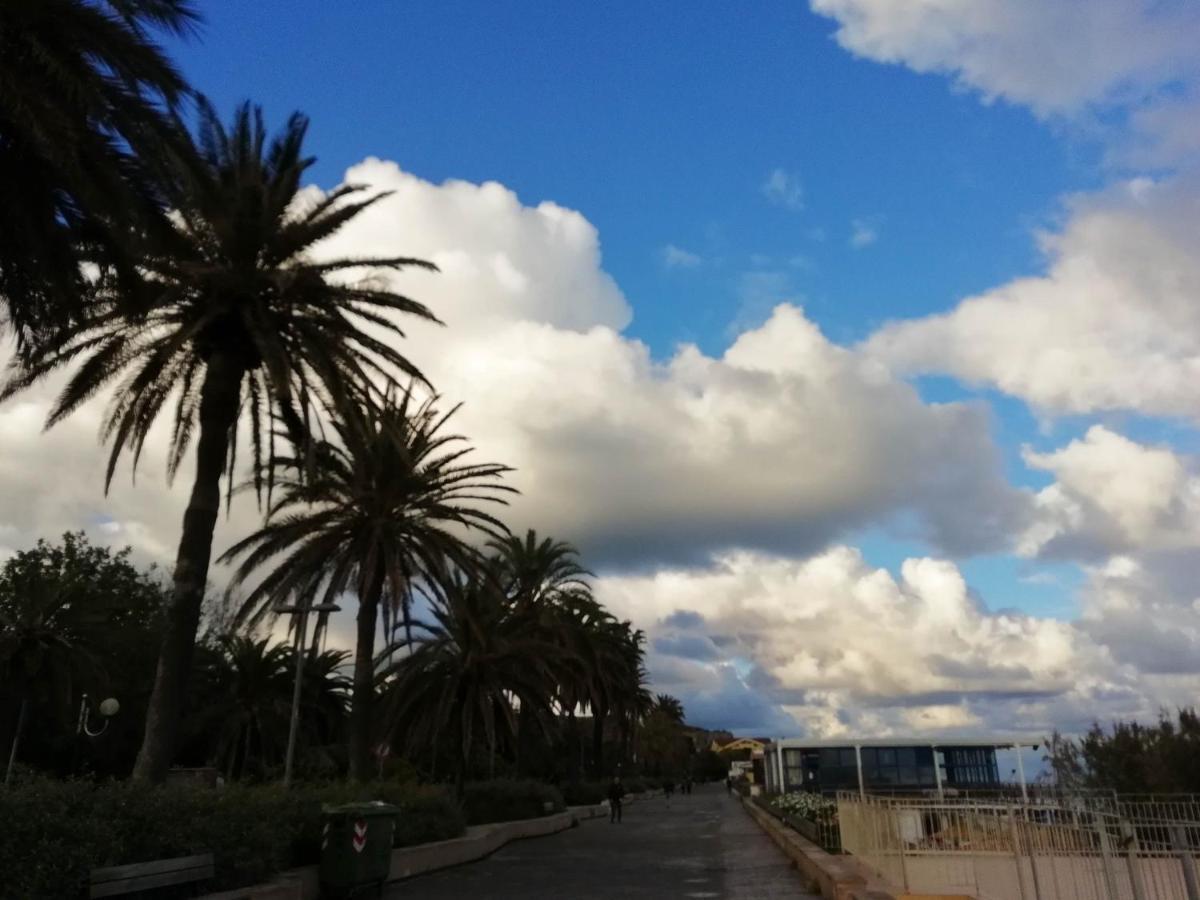 Appartamento Indipendente A Due Passi Dal Centro Savona Bagian luar foto