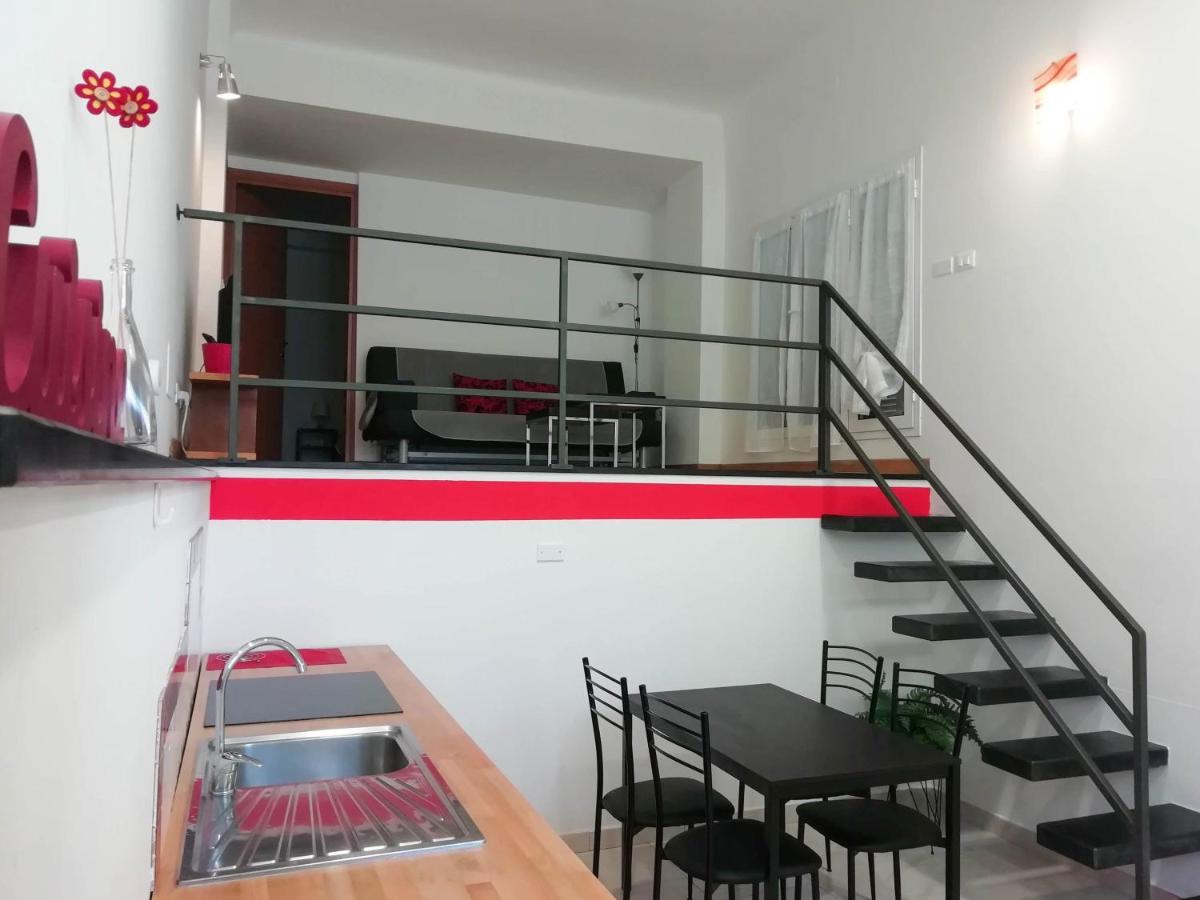 Appartamento Indipendente A Due Passi Dal Centro Savona Bagian luar foto