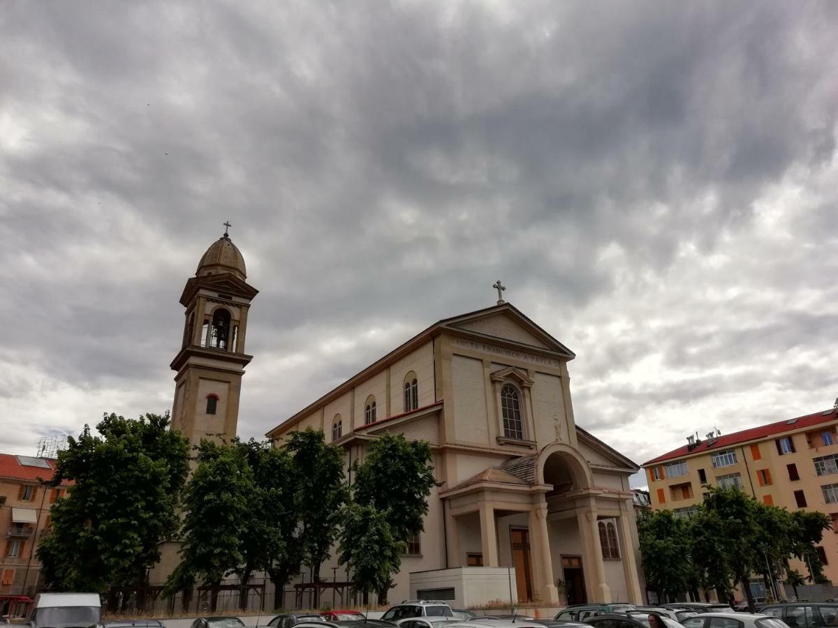 Appartamento Indipendente A Due Passi Dal Centro Savona Bagian luar foto