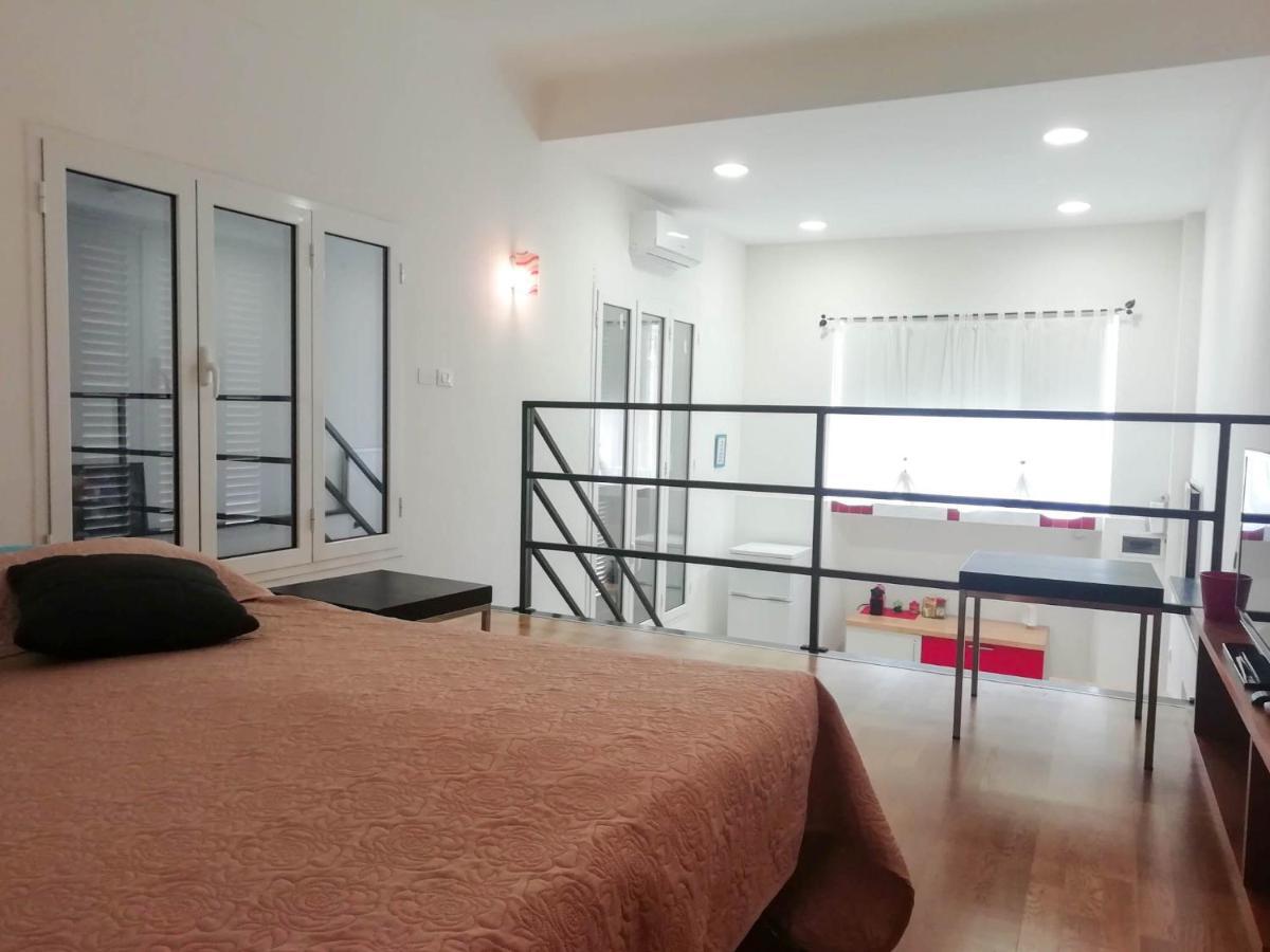 Appartamento Indipendente A Due Passi Dal Centro Savona Bagian luar foto